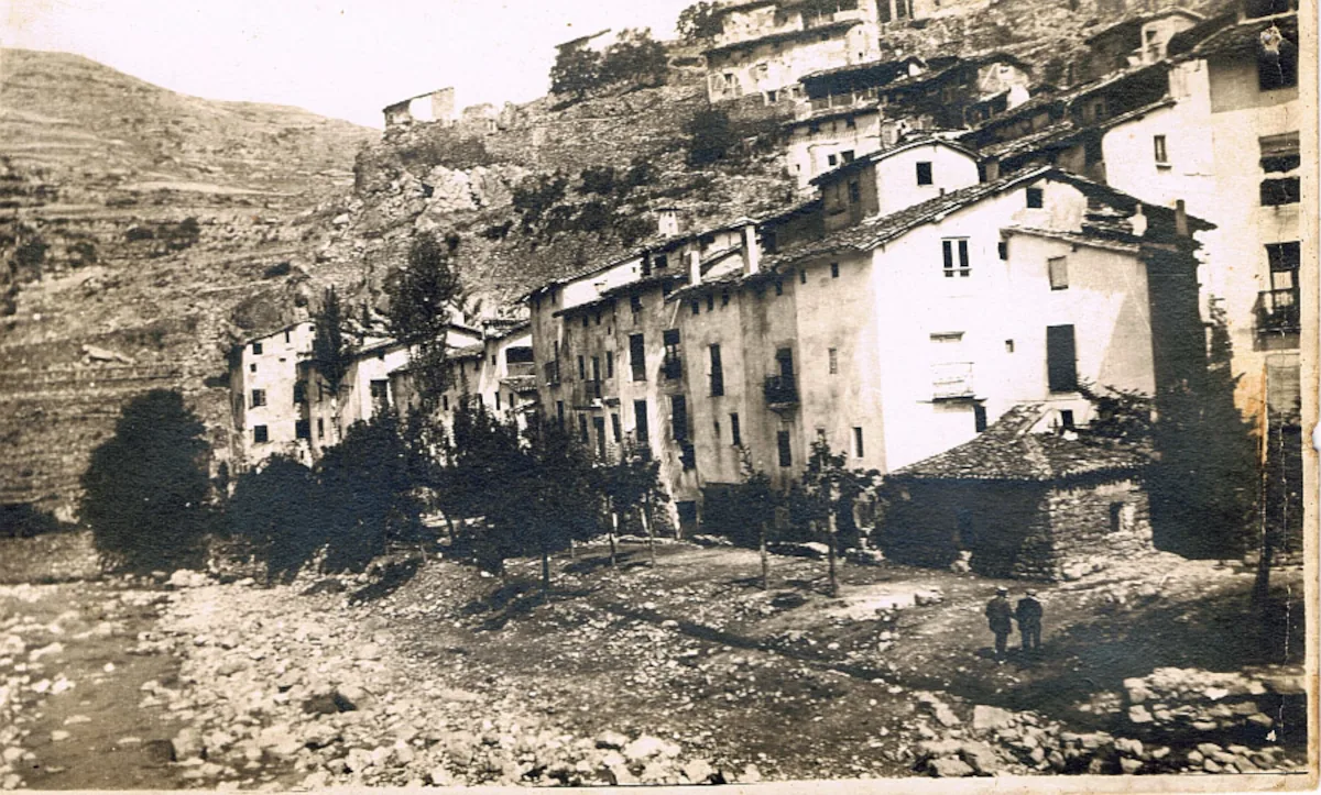 Fotografía antigua del paseo de El Cascajar en Soto en Cameros