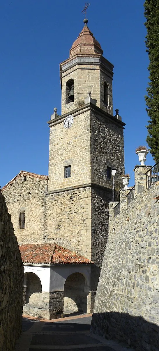 Torre de la iglesia de Soto en Cameros tras su restauración